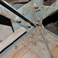 Biberg: An wichtigen Kontenpunkten des Glockenstuhls bildet sich Blattrost. Bild: Thomas Winkelbauer